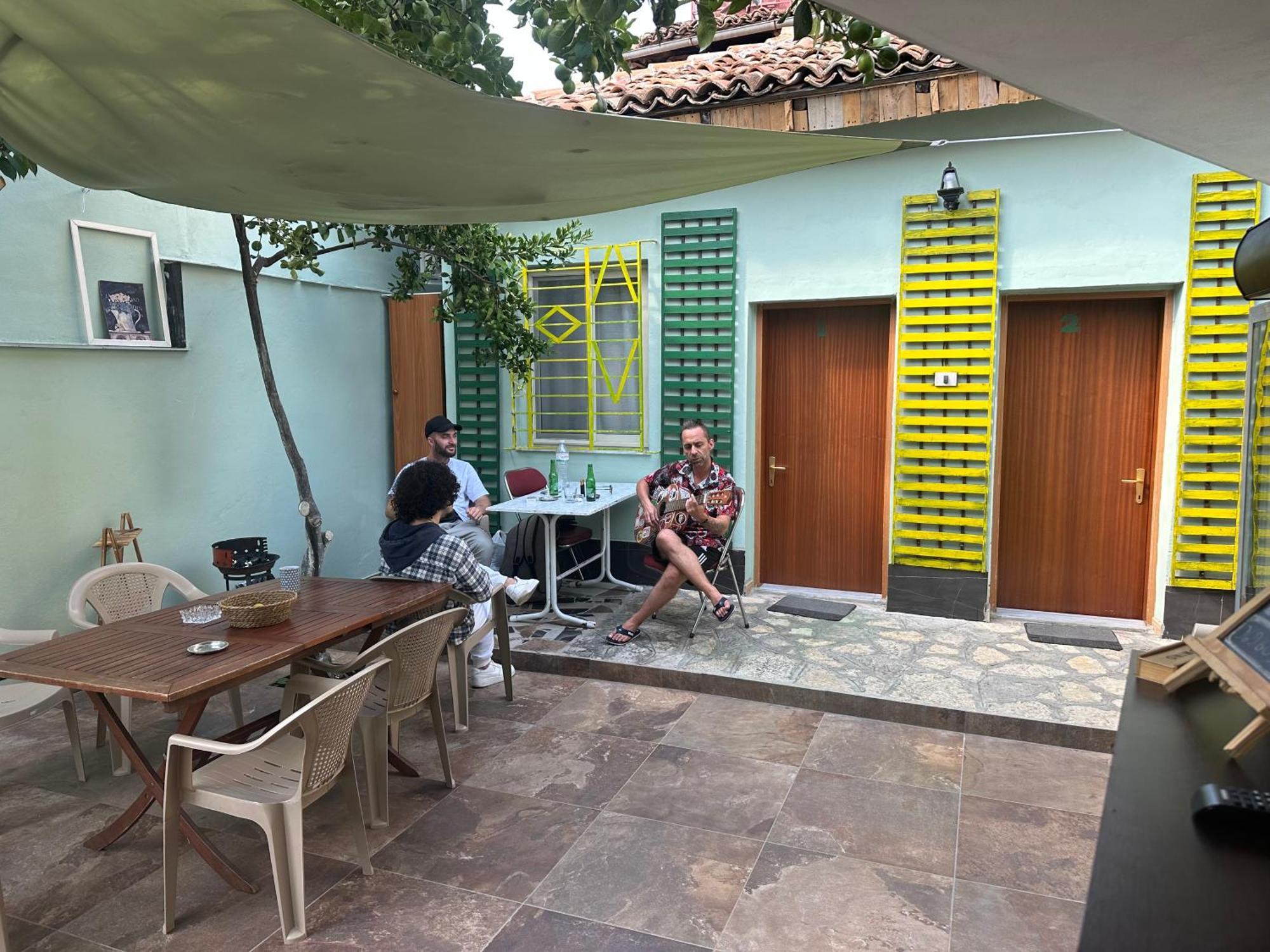 Tirana Lemon Breeze Hostel Dış mekan fotoğraf